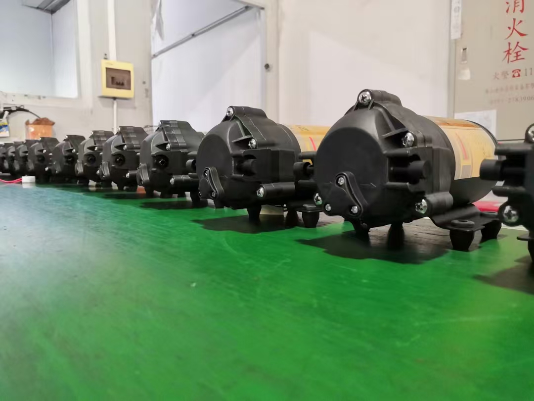 Nasza firma produkuje pompy i eksport odwrotnej osmozy